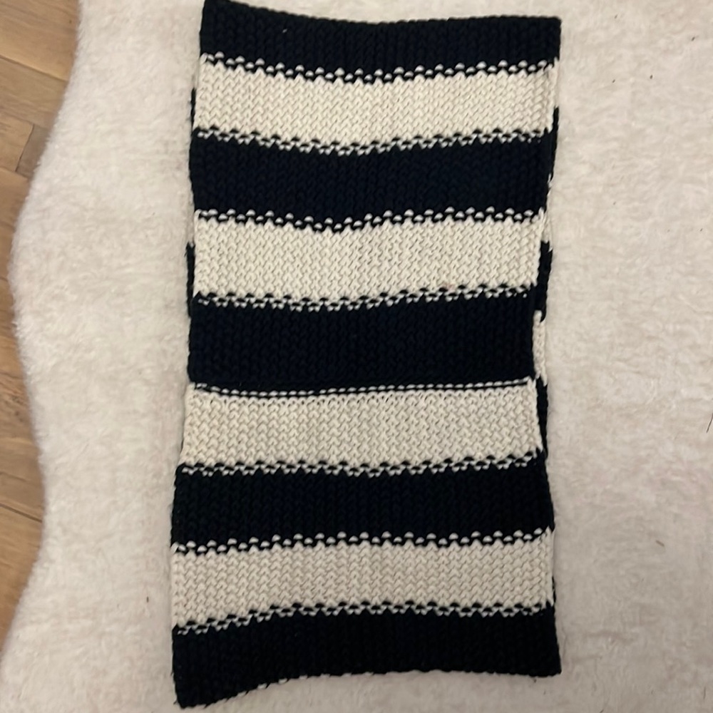 Gap Knitted Infinity Winter Scarf